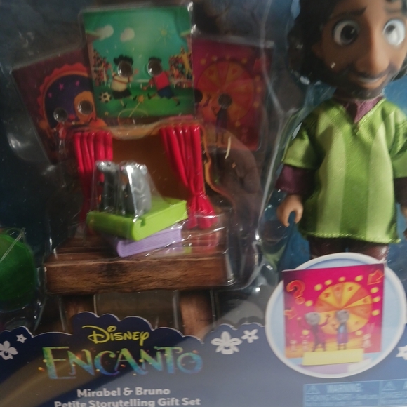 Disney Encanto Mirabel & Bruno Petite Storytelling Gift Set Jakks Toys Playset - Picture 2 of 3